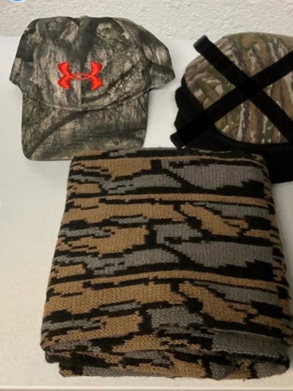 1 Hunting Hat and 1 Camouflage Scarf - Picture 2 of 4